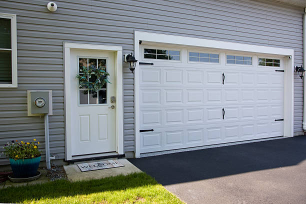 24/7 Emergency Garage Door Panel Replacement experts in Rolesville, NC